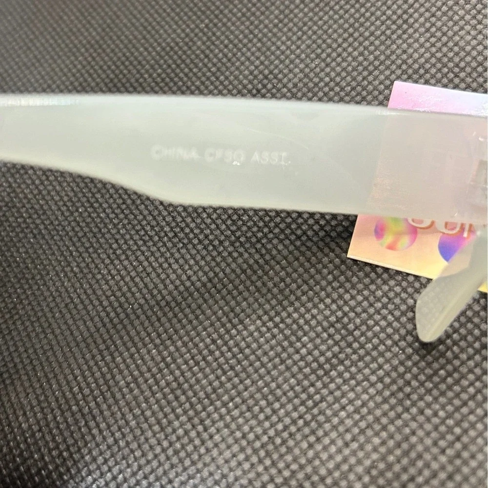 Womens Off White Rectangular Sunglasses UV‎ 400 Protection Cat 1